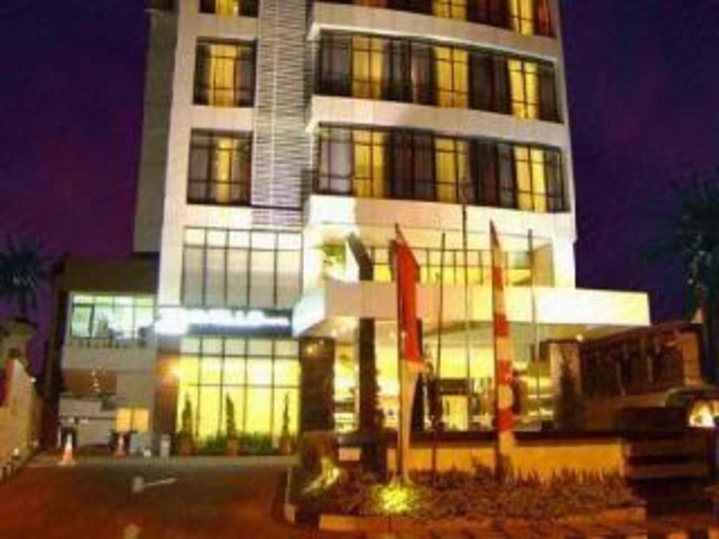 โรงแรมทราเวลโล่มานาโด ภายนอก รูปภาพ