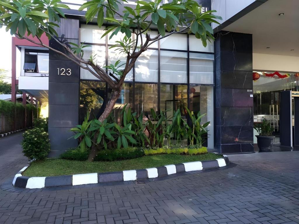 โรงแรมทราเวลโล่มานาโด ภายนอก รูปภาพ