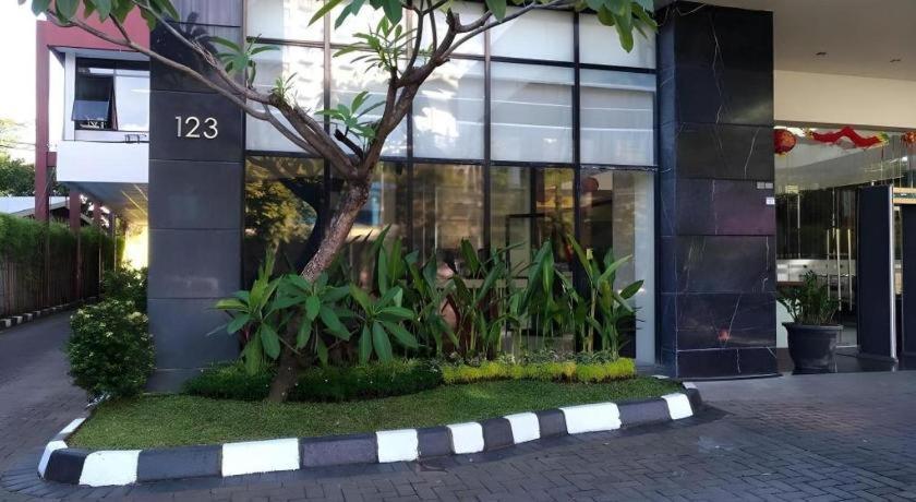 โรงแรมทราเวลโล่มานาโด ภายนอก รูปภาพ